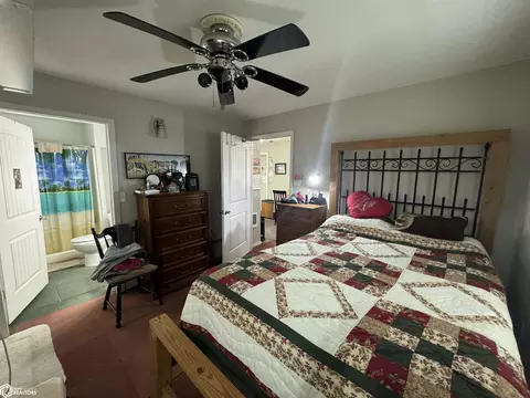 Bedroom - 28432 203rd Ave, Cincinnati, IA 52549 photo 1 of 3