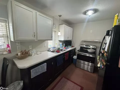Kitchen - 28432 203rd Ave, Cincinnati, IA 52549 photo 1 of 1