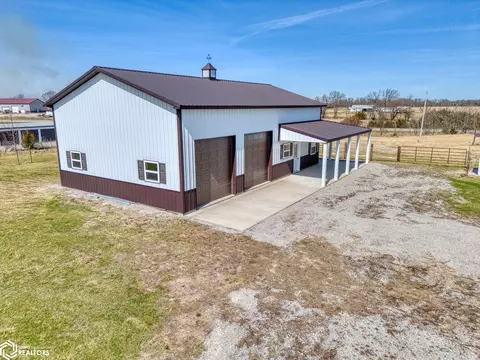 Exterior - 28432 203rd Ave, Cincinnati, IA 52549 photo 1 of 17