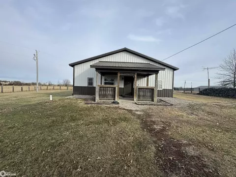 Exterior - 28432 203rd Ave, Cincinnati, IA 52549 photo 2 of 17