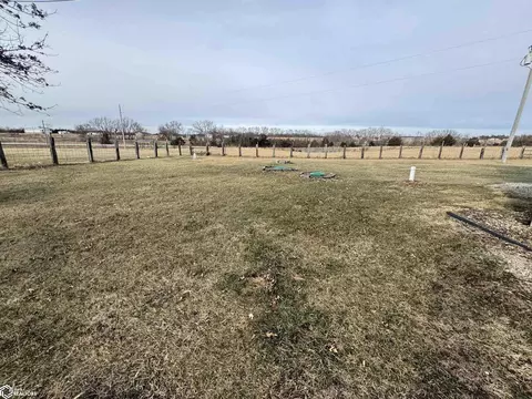 Exterior - 28432 203rd Ave, Cincinnati, IA 52549 photo 13 of 17