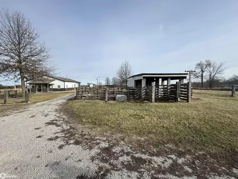 Exterior - 28432 203rd Ave, Cincinnati, IA 52549 photo 9 of 17