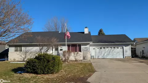 1418 N 24th St, Clear Lake, IA 50428