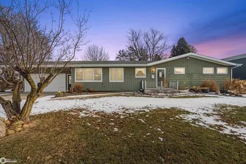 105 S 10th St, Montezuma, IA 50171