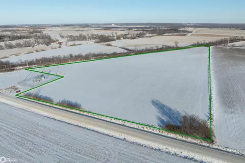 Benton Linn Rd, Palo, IA 52324