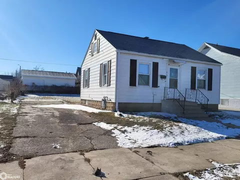 415 Swayze St, Marshalltown, IA 50158