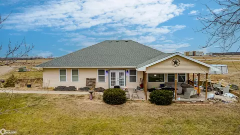 2010 Suffolk Rd, Oskaloosa, IA 52577