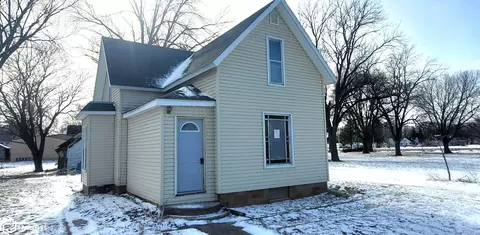 606 Oak St, Rolfe, IA 50581