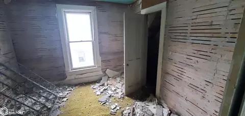 Bedroom - 601 State St, Scranton, IA 51462 photo 2 of 4