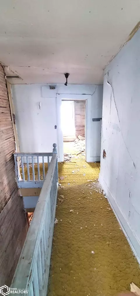 Entry Way - 601 State St, Scranton, IA 51462 photo 3 of 3