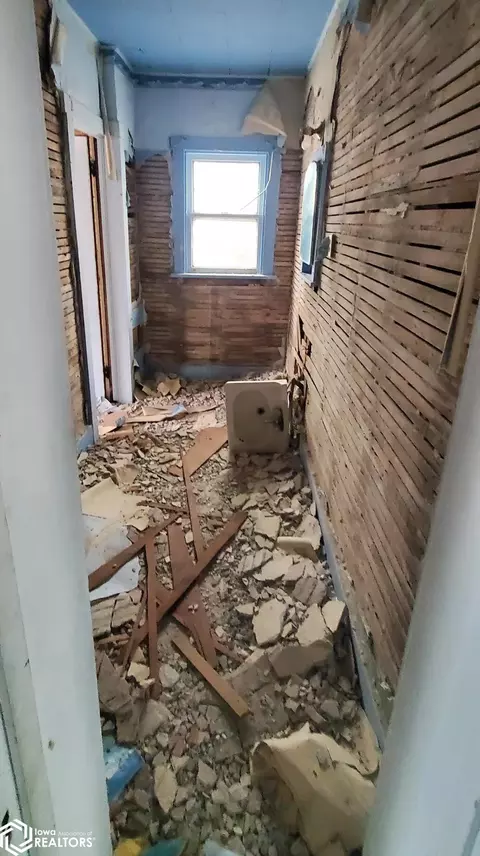 Entry Way - 601 State St, Scranton, IA 51462 photo 2 of 3