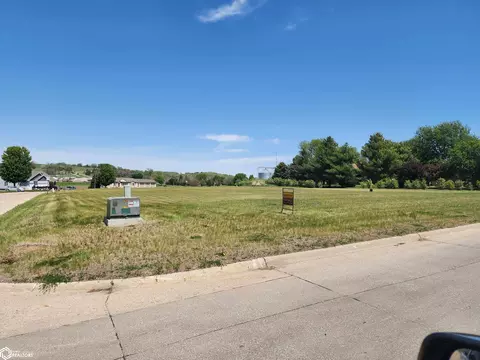 460 Pin Oak Dr, Ida Grove, IA 51445