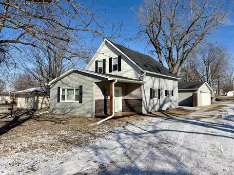 428 N 8th St, Albia, IA 52531