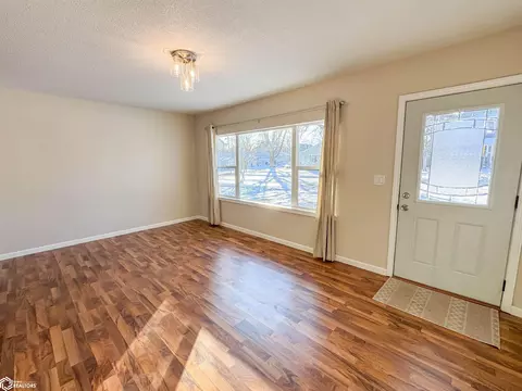 509 3rd St NE, Hampton, IA 50441 photo 5