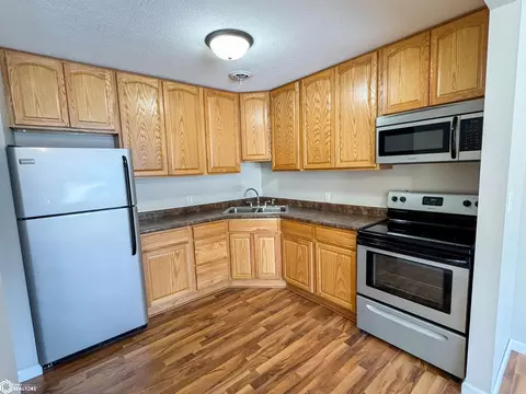 509 3rd St NE, Hampton, IA 50441 photo 2