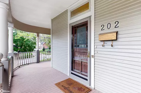 Exterior - 202 E Thomas St, Avoca, IA 51521 photo 1 of 3