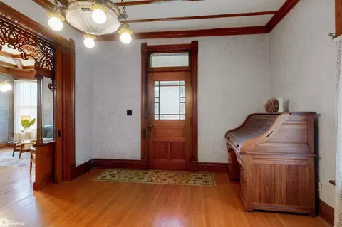 Entry Way - 202 E Thomas St, Avoca, IA 51521 photo 3 of 5