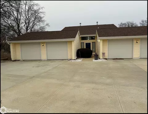 202 E 22nd St #2, Atlantic, IA 50022