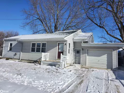 315 N 9th St, Forest City, IA 50436