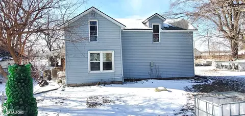 703 Church St, Bristow, IA 50611