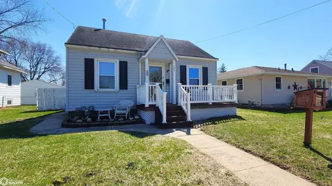 1029 1st St NE, Mason City, IA 50401