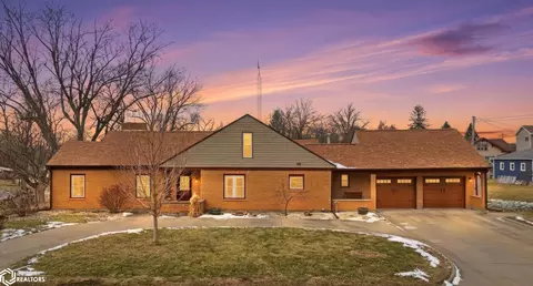 704 W Washington Blvd, Washington, IA 52353