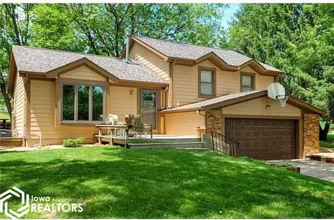 1164 Columbine Cir, Norwalk, IA 50211