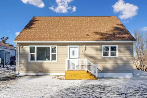 213 7th St, Gladbrook, IA 50635