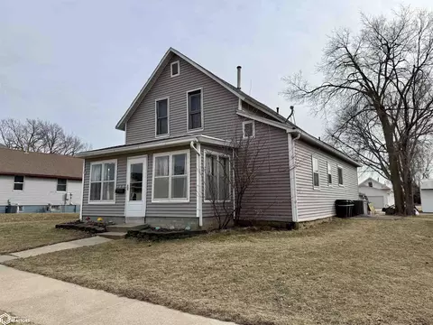 202 Grand St, Guthrie Center, IA 50115
