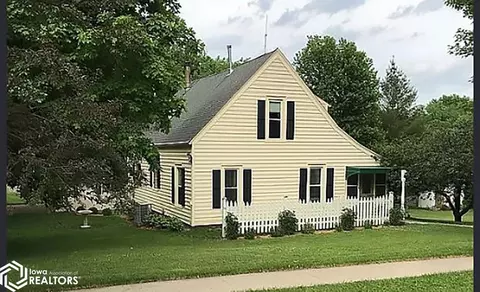 611 Chestnut St, Anita, IA 50020