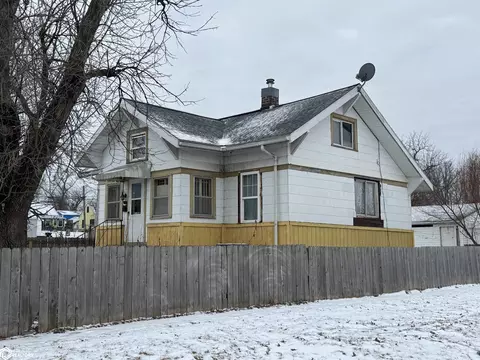 12 N 14th St, Marshalltown, IA 50158