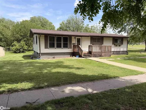 708 N 13th St, Chariton, IA 50049