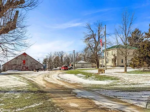 1950 F Ave, Gladbrook, IA 50635