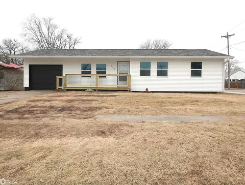 722 N 17th St, Clarinda, IA 51632