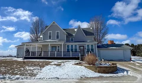 1424 Lemon Ave, Hampton, IA 50441