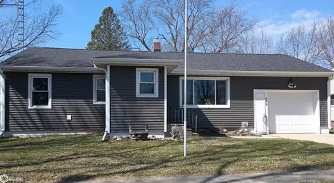409 6th St SW, Hampton, IA 50441