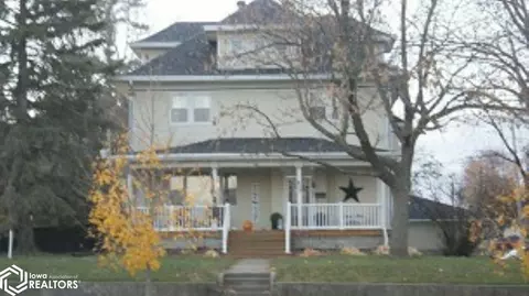 827 N Main St, Carroll, IA 51401