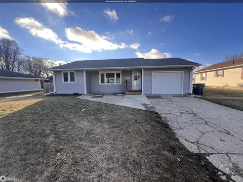 814 14th St, Eldora, IA 50627