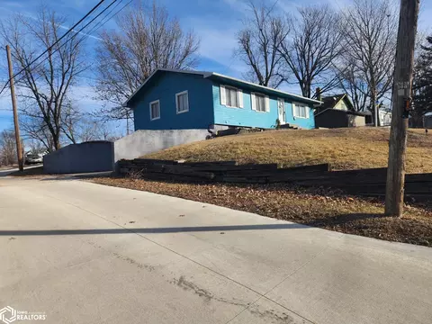 213 W Logan St, Osceola, IA 50213