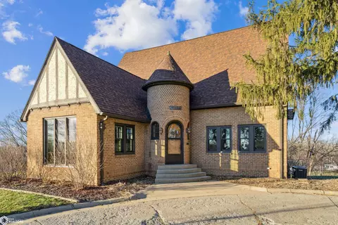 509 Highland Dr, Marshalltown, IA 50158