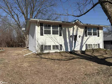905 W Tyler Ave, Fairfield, IA 52556