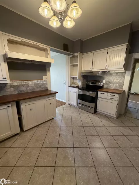 803 W Walnut St, Eldon, IA 52554 photo 7