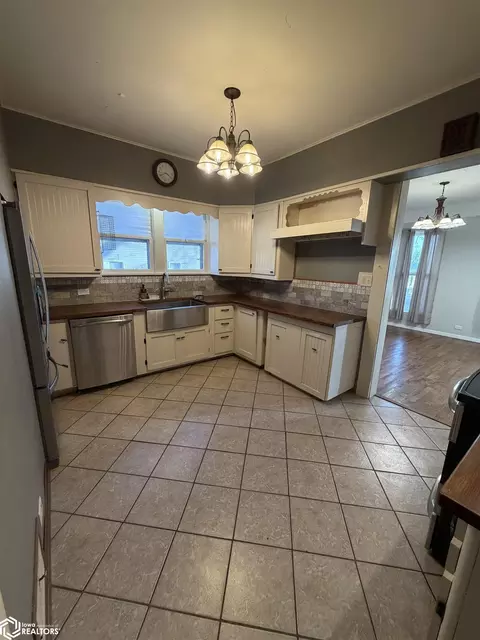 803 W Walnut St, Eldon, IA 52554 photo 6