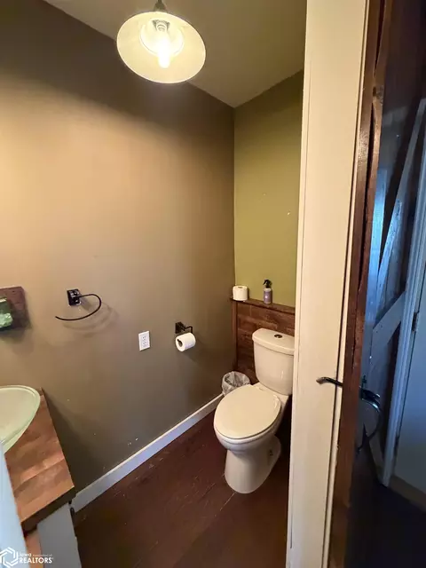 803 W Walnut St, Eldon, IA 52554 photo 12