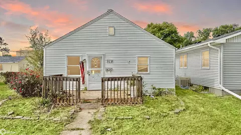 919 Argyle Ct, Burlington, IA 52601