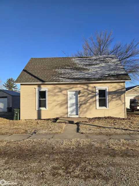 817 Valley St, Mediapolis, IA 52637