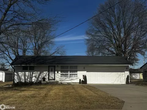 425 E Ayers St, Osceola, IA 50213