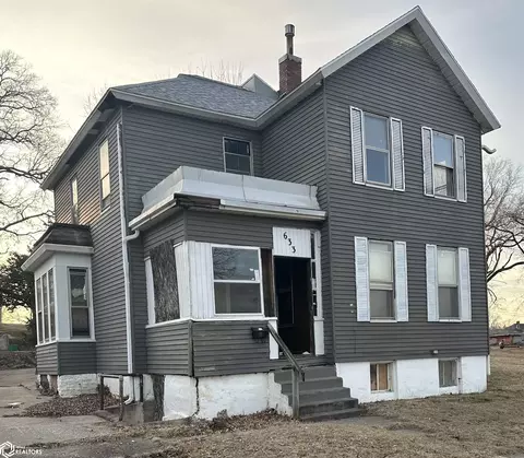 633 S 6th St, Burlington, IA 52601