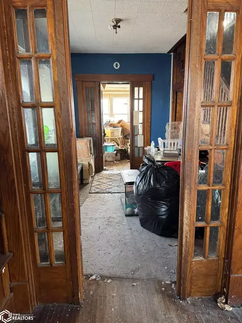 Entry Way - 508 E Maple St, Centerville, IA 52544 photo 1 of 5