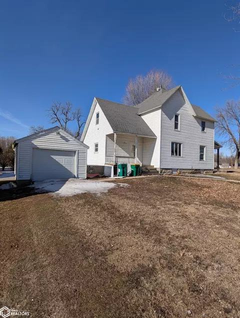 208 3rd Ave W, Thompson, IA 50478